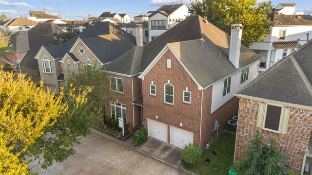 911 Vaulted Oak Street, Houston, TX 77008