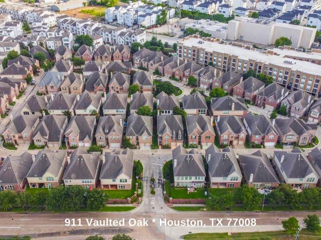 911 Vaulted Oak Street, Houston, TX 77008