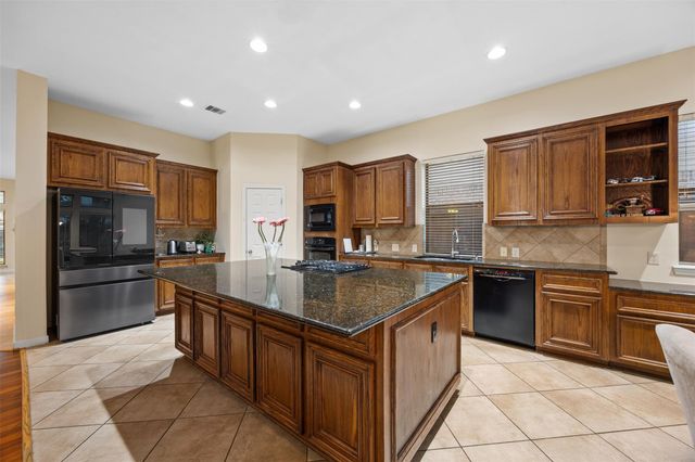 911 Vaulted Oak Street, Houston, TX 77008