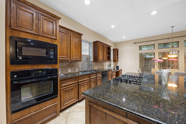 911 Vaulted Oak Street, Houston, TX 77008