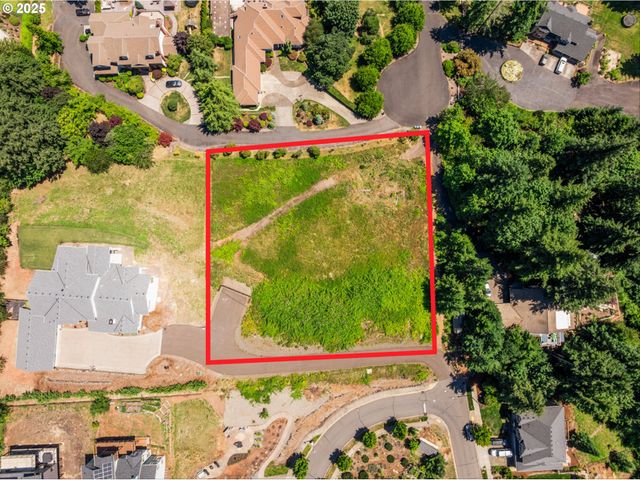 13733 Se ALDRIDGE Rd, Happy Valley, OR 97086