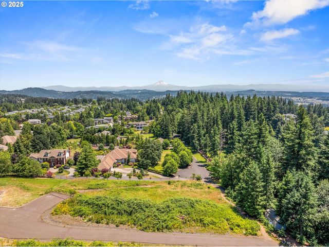 13733 Se ALDRIDGE Rd, Happy Valley, OR 97086