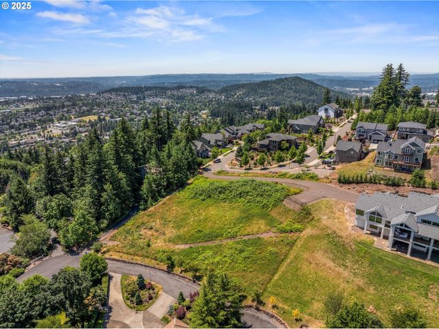 13733 Se ALDRIDGE Rd, Happy Valley, OR 97086