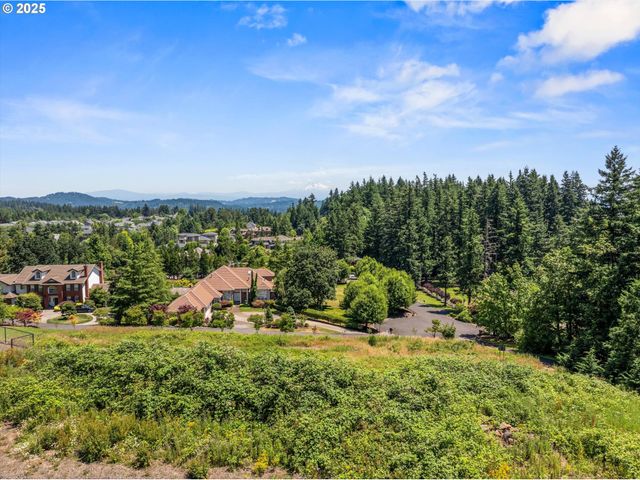13733 Se ALDRIDGE Rd, Happy Valley, OR 97086
