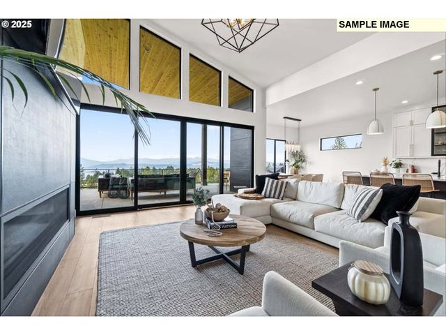 13733 Se ALDRIDGE Rd, Happy Valley, OR 97086