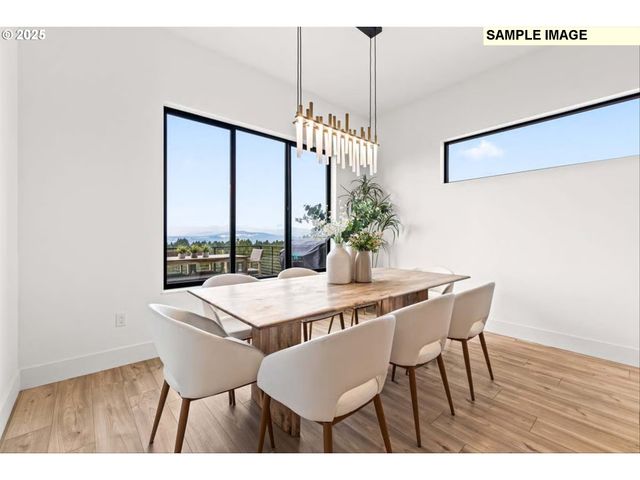 13733 Se ALDRIDGE Rd, Happy Valley, OR 97086