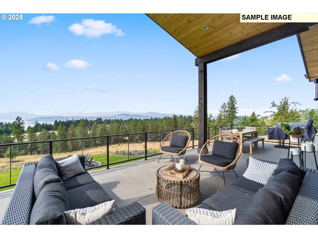 13733 Se ALDRIDGE Rd, Happy Valley, OR 97086