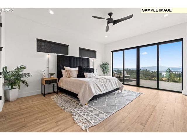 13733 Se ALDRIDGE Rd, Happy Valley, OR 97086