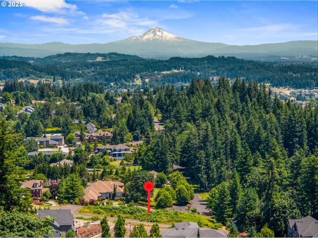 13733 Se ALDRIDGE Rd, Happy Valley, OR 97086