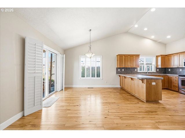 20967 Ne YUKON St, Aurora, OR 97002