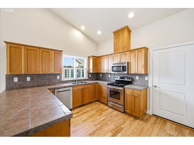 20967 Ne YUKON St, Aurora, OR 97002