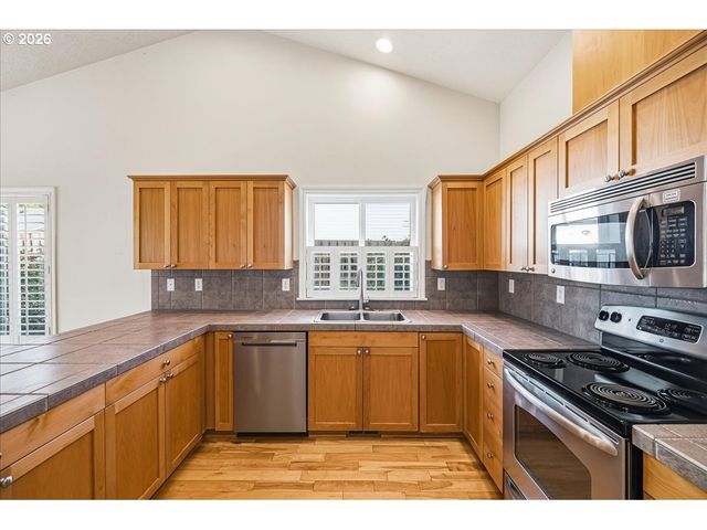 20967 Ne YUKON St, Aurora, OR 97002