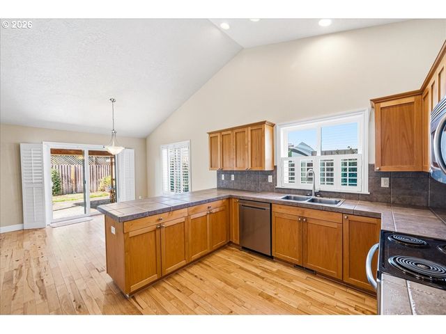 20967 Ne YUKON St, Aurora, OR 97002