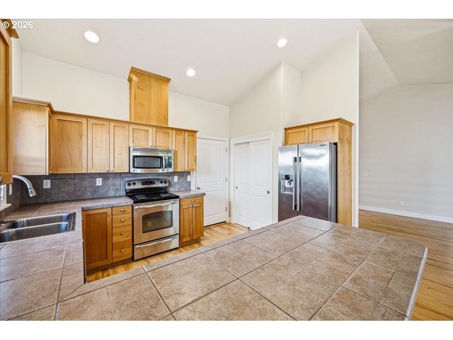 20967 Ne YUKON St, Aurora, OR 97002