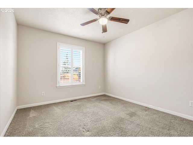 20967 Ne YUKON St, Aurora, OR 97002