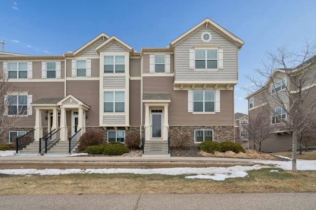 8957 SW Village Loop, Chanhassen, MN 55317