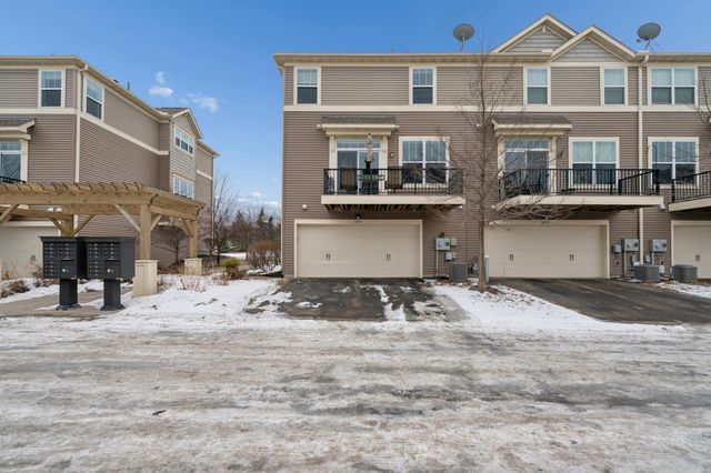 8957 SW Village Loop, Chanhassen, MN 55317