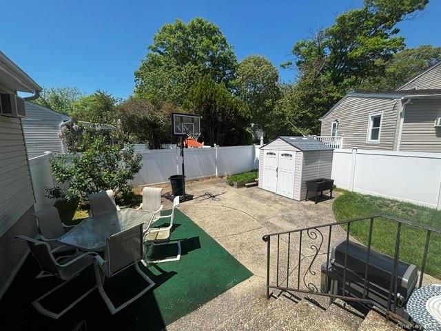 185 Audley Court, Copiague, NY 11726