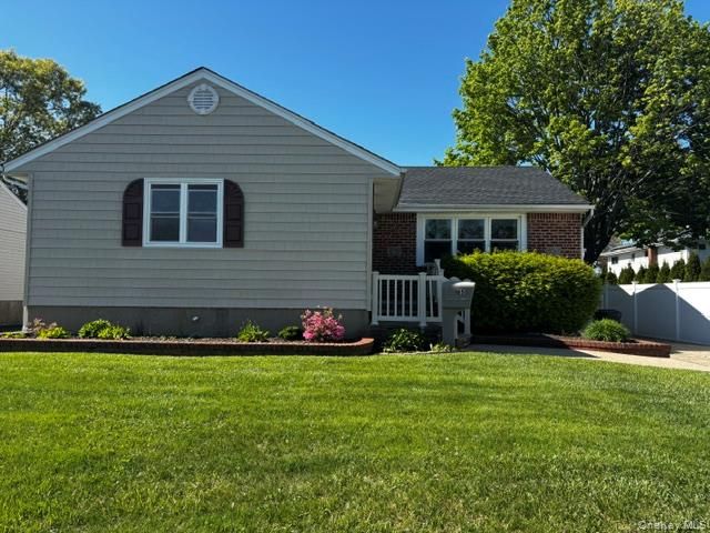 185 Audley Court, Copiague, NY 11726