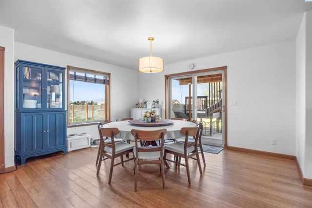 5600 Laurel Drive, West Richland, WA 99353