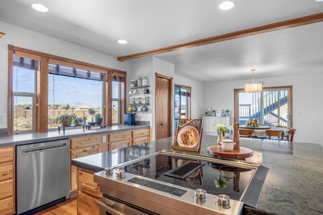 5600 Laurel Drive, West Richland, WA 99353