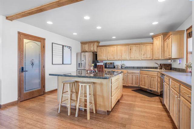 5600 Laurel Drive, West Richland, WA 99353