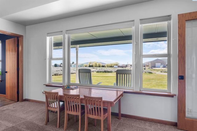 5600 Laurel Drive, West Richland, WA 99353