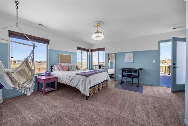 5600 Laurel Drive, West Richland, WA 99353