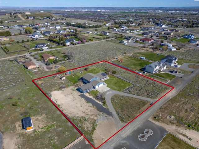 5600 Laurel Drive, West Richland, WA 99353