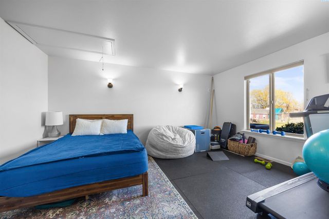 5600 Laurel Drive, West Richland, WA 99353