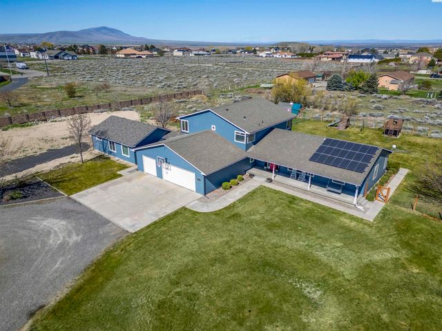 5600 Laurel Drive, West Richland, WA 99353