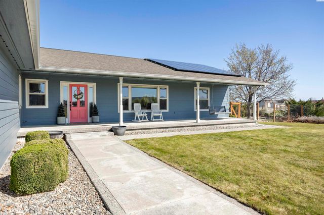 5600 Laurel Drive, West Richland, WA 99353