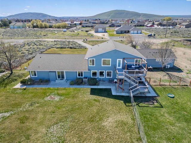 5600 Laurel Drive, West Richland, WA 99353
