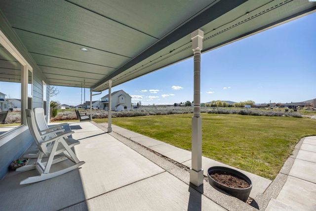 5600 Laurel Drive, West Richland, WA 99353