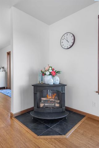 5600 Laurel Drive, West Richland, WA 99353