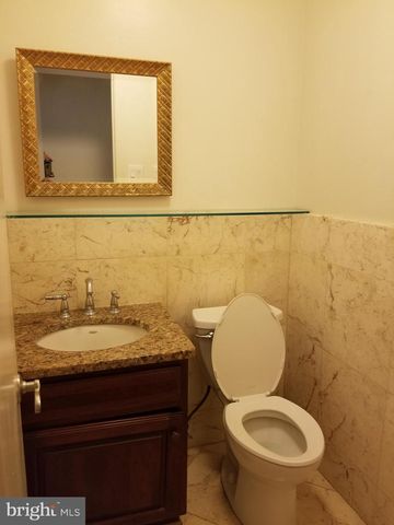 9918-DERBYSHURE E DERBYSHIRE LN, Bethesda, MD 20817