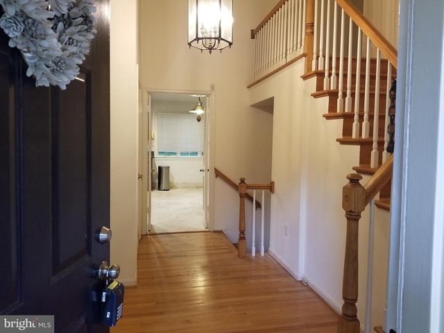 9918-DERBYSHURE E DERBYSHIRE LN, Bethesda, MD 20817