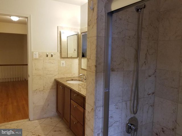 9918-DERBYSHURE E DERBYSHIRE LN, Bethesda, MD 20817