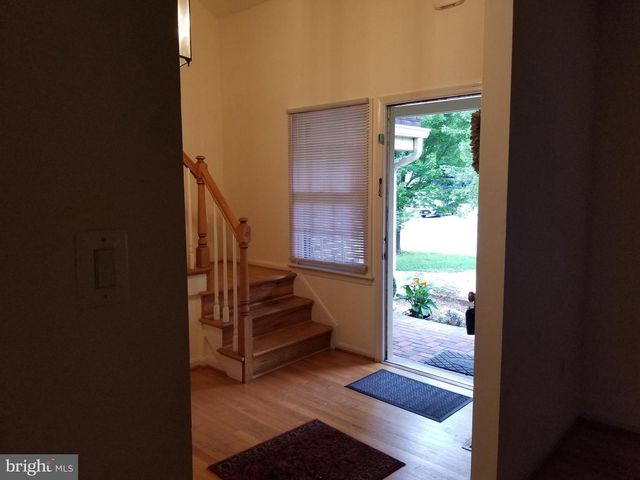 9918-DERBYSHURE E DERBYSHIRE LN, Bethesda, MD 20817