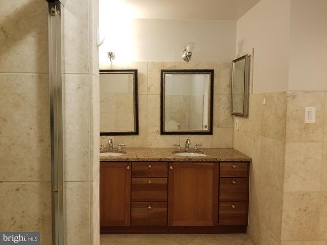 9918-DERBYSHURE E DERBYSHIRE LN, Bethesda, MD 20817