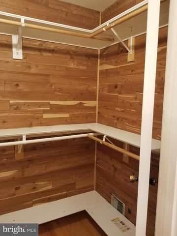 9918-DERBYSHURE E DERBYSHIRE LN, Bethesda, MD 20817