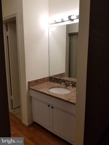 9918-DERBYSHURE E DERBYSHIRE LN, Bethesda, MD 20817