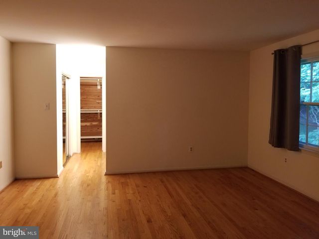 9918-DERBYSHURE E DERBYSHIRE LN, Bethesda, MD 20817