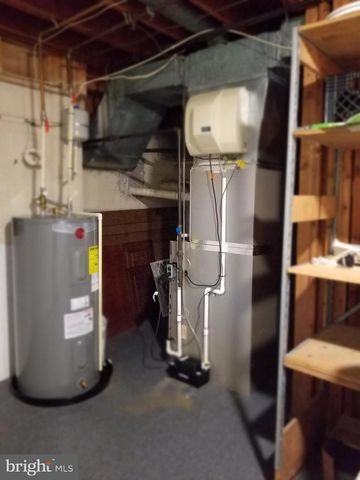 9918-DERBYSHURE E DERBYSHIRE LN, Bethesda, MD 20817