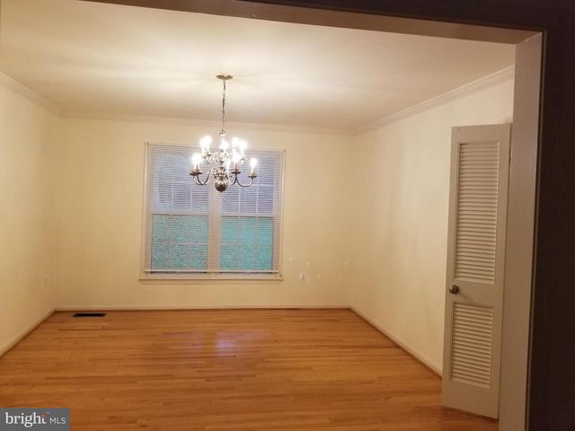 9918-DERBYSHURE E DERBYSHIRE LN, Bethesda, MD 20817