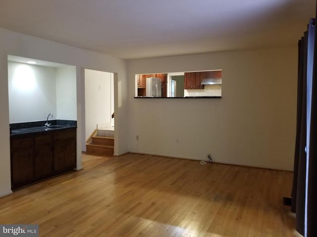 9918-DERBYSHURE E DERBYSHIRE LN, Bethesda, MD 20817