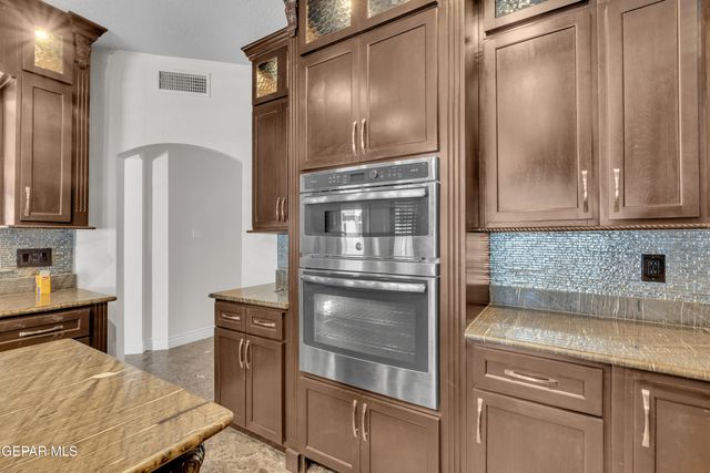428 Desert Dandelion Street, Horizon City, TX 79928