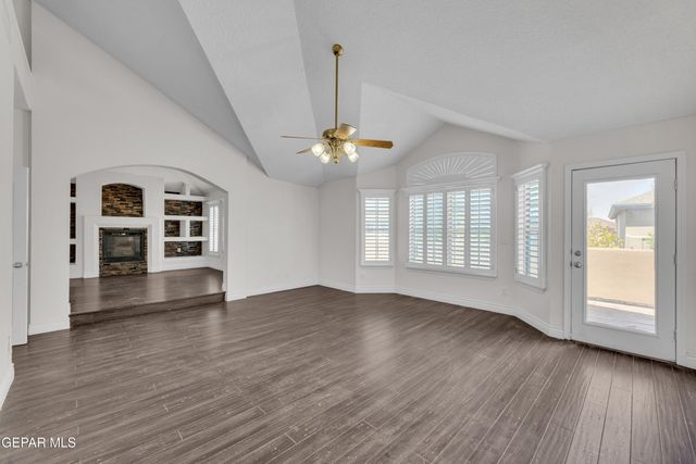 428 Desert Dandelion Street, Horizon City, TX 79928