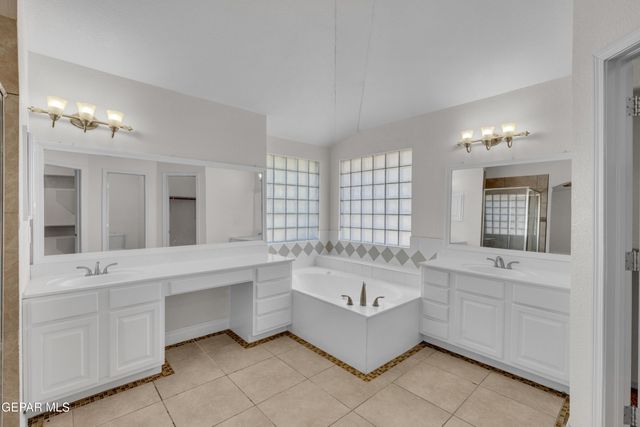 428 Desert Dandelion Street, Horizon City, TX 79928