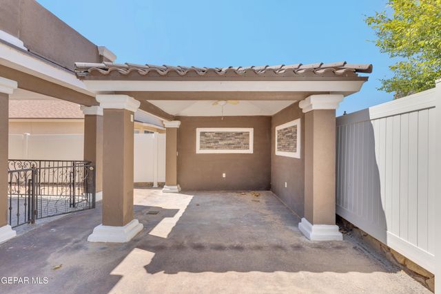 428 Desert Dandelion Street, Horizon City, TX 79928